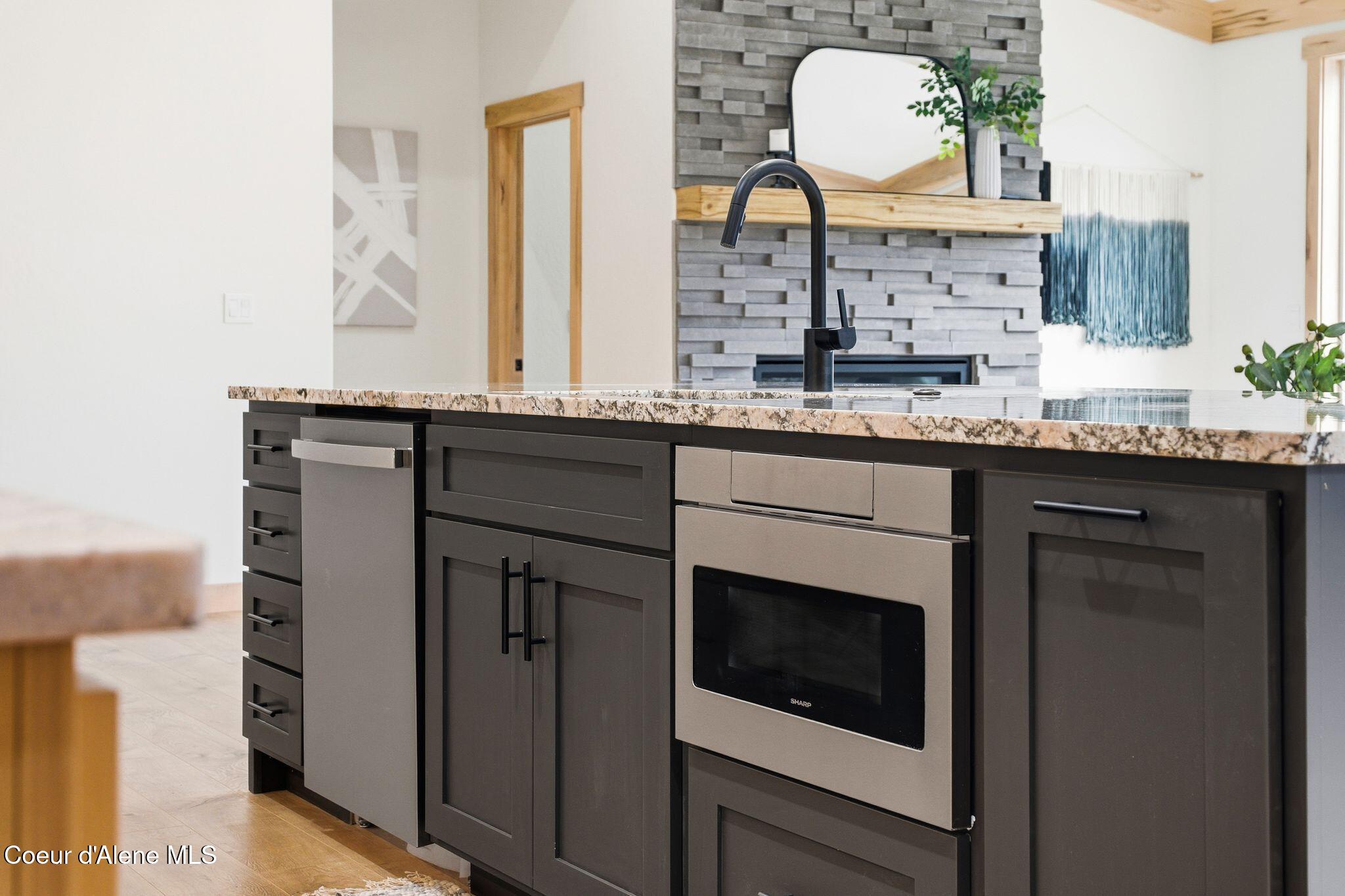 113 Backtrack Road Sandpoint, ID 83864 - Photo 11 of 45 9.2