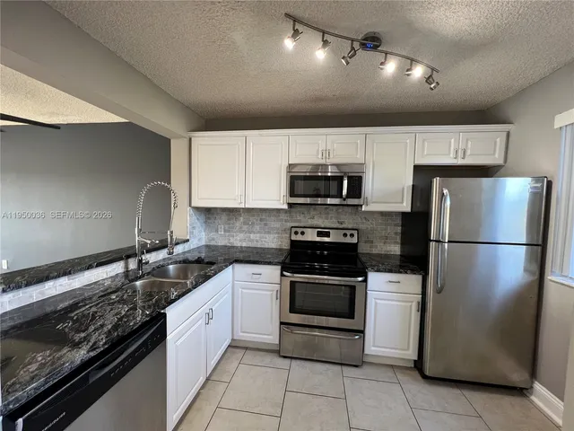 $1,895 | 5200 Northwest 31st Avenue, Unit 175, Fort Lauderdale, FL 33309