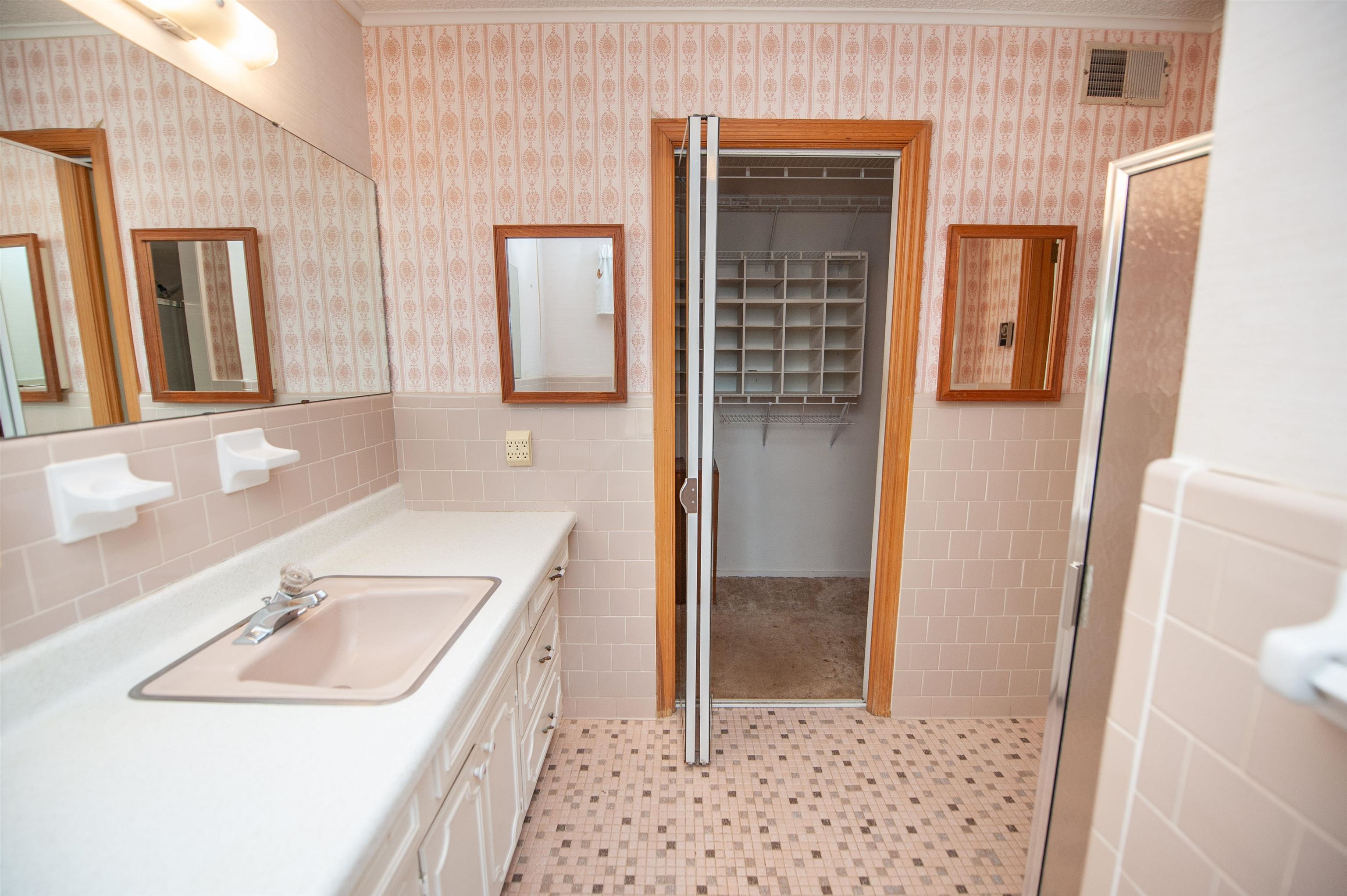 490 Hickory Nut Road Inman, SC 29349 - Photo 20 of 32