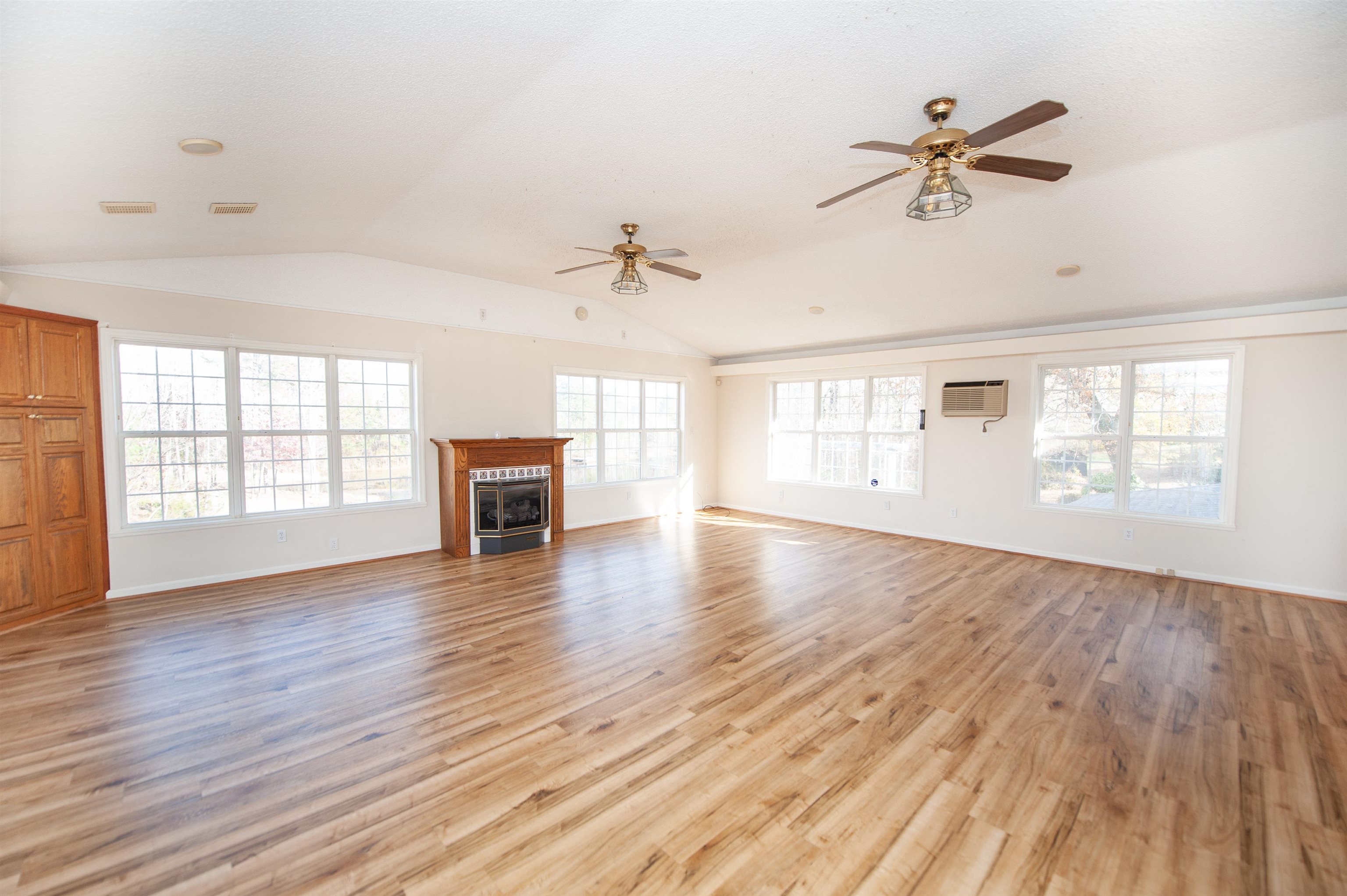 490 Hickory Nut Road Inman, SC 29349 - Photo 7 of 32