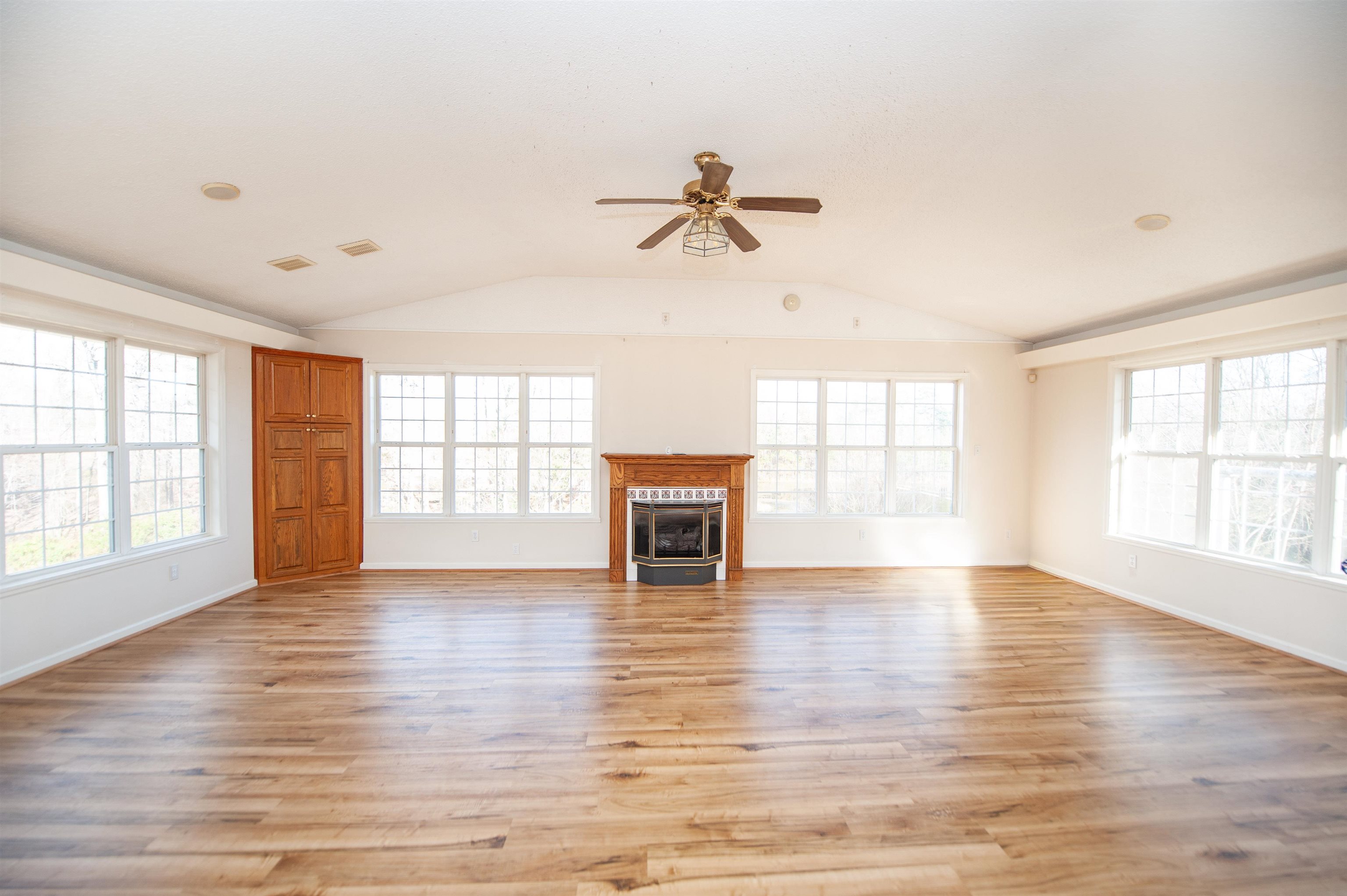 490 Hickory Nut Road Inman, SC 29349 - Photo 8 of 32