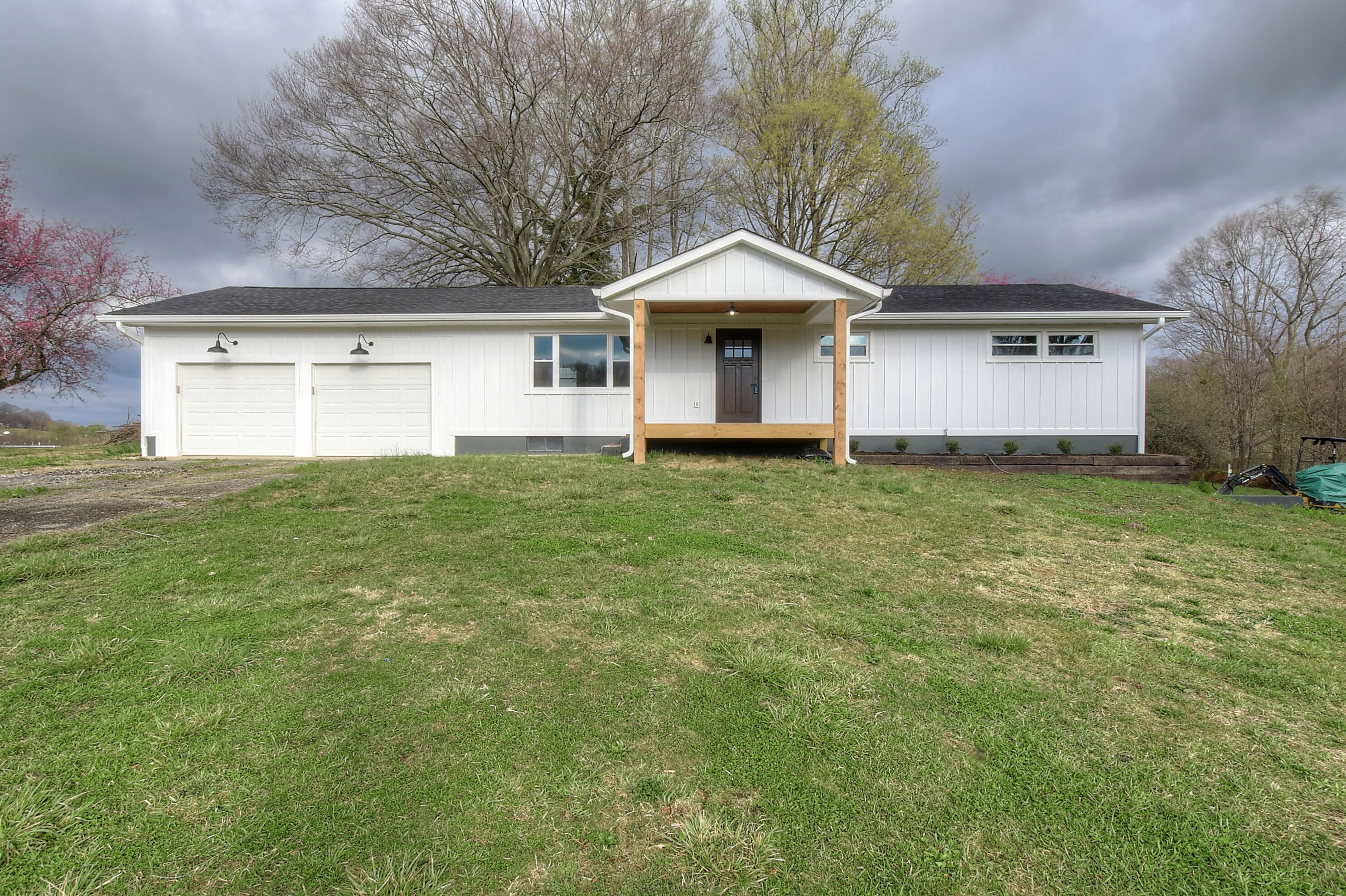 361 Lynn Road Blountville, TN 37617 - Photo 1 of 37 1