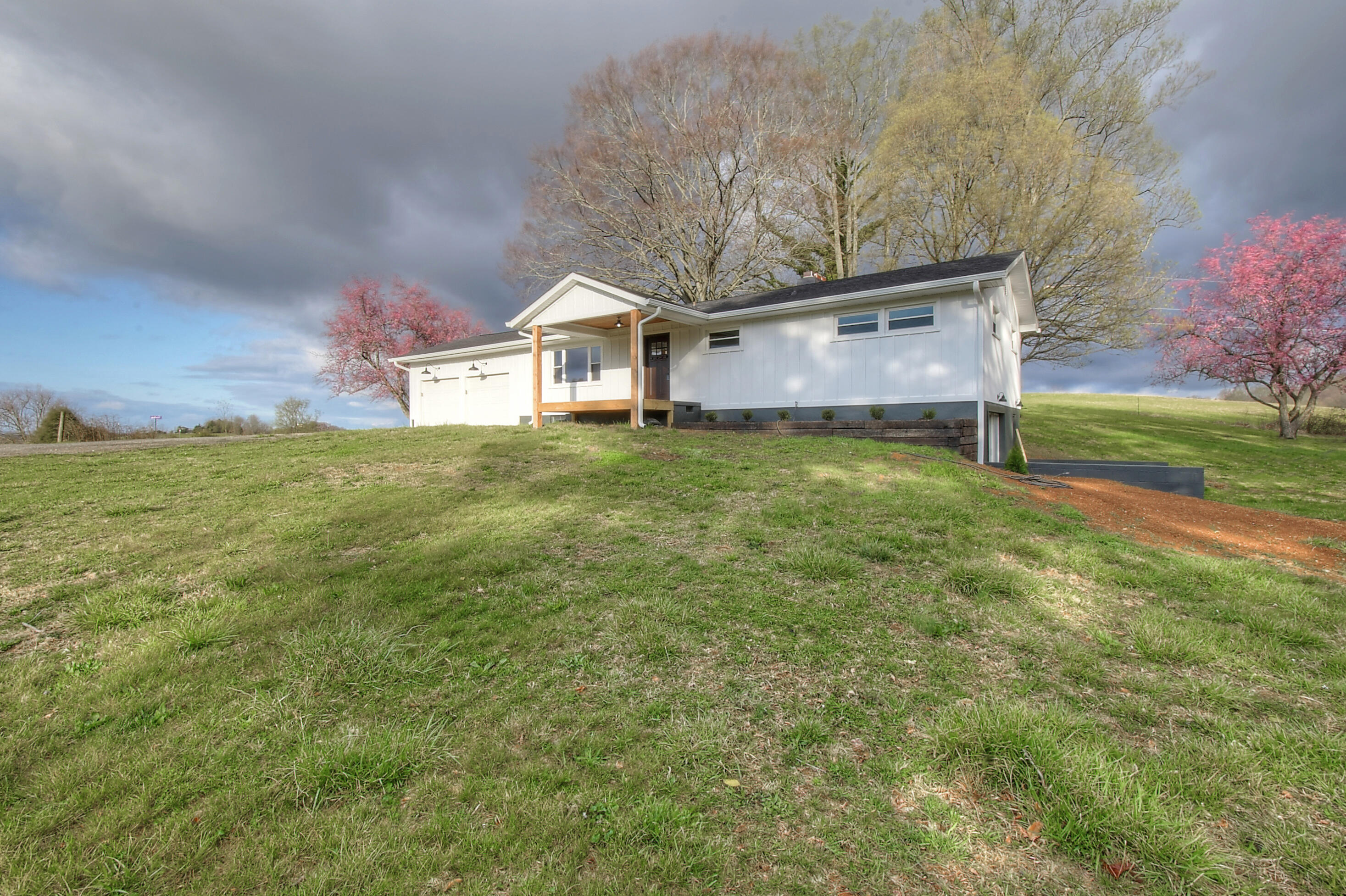 361 Lynn Road Blountville, TN 37617 - Photo 2 of 37 2