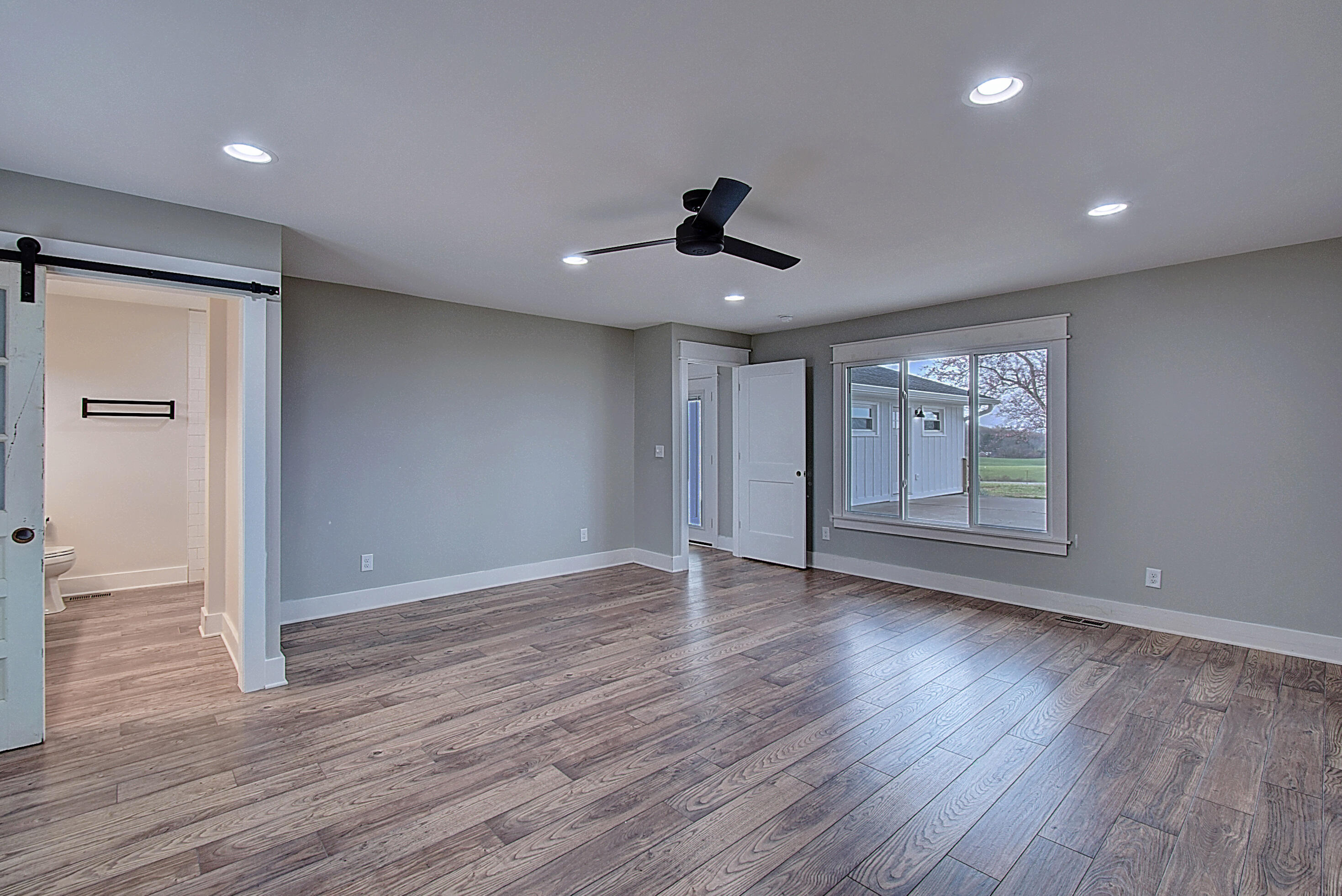 361 Lynn Road Blountville, TN 37617 - Photo 22 of 37 DSC_0127And8more