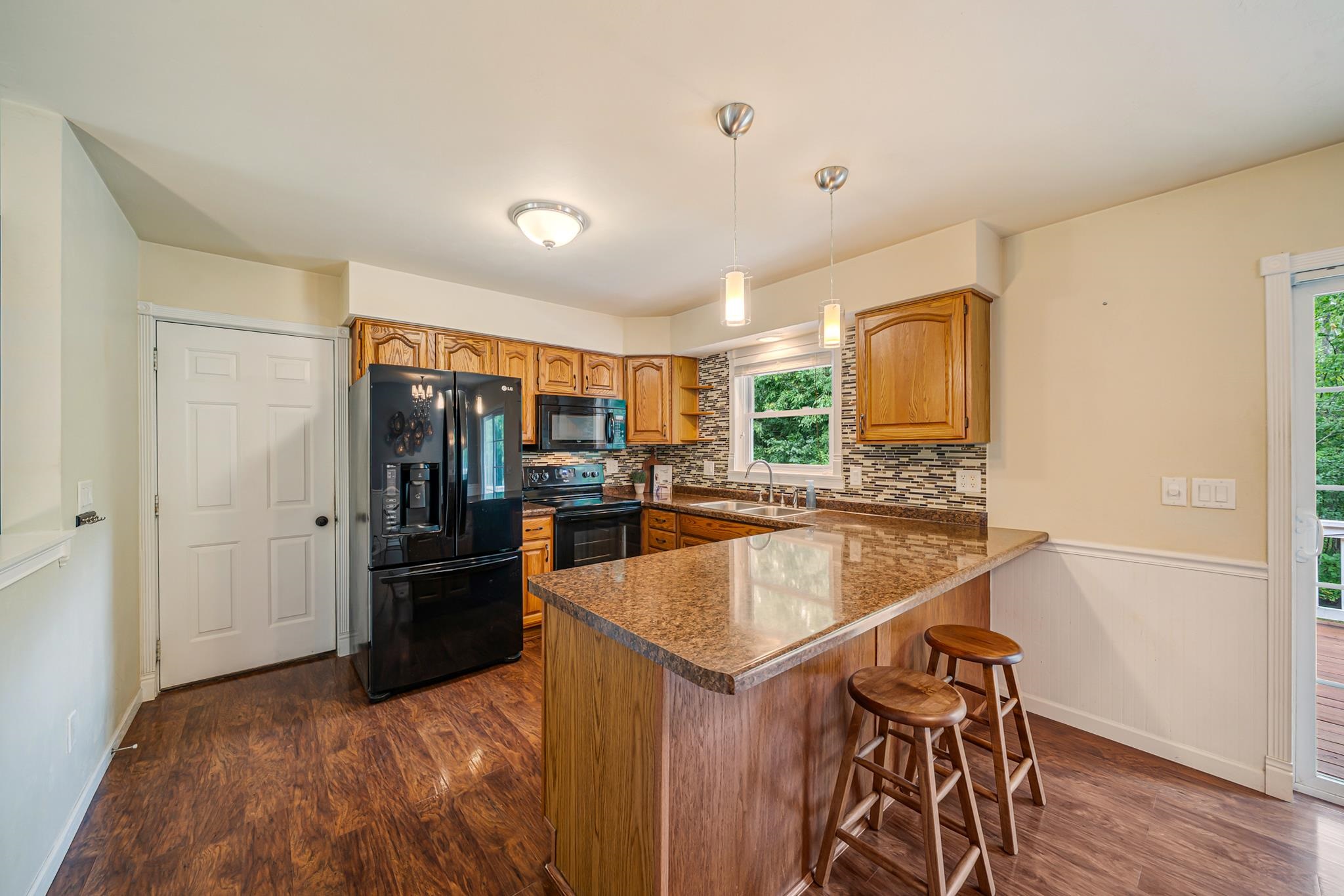 1205 Manitowoc Road Menasha, WI 54952 - Photo 10 of 37 Gallery Image 10
