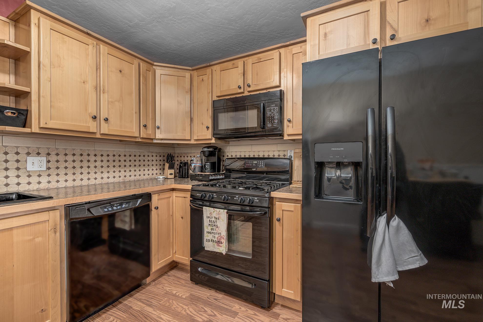 611 West Indianhead Road Weiser, ID 83672 - Photo 10 of 37