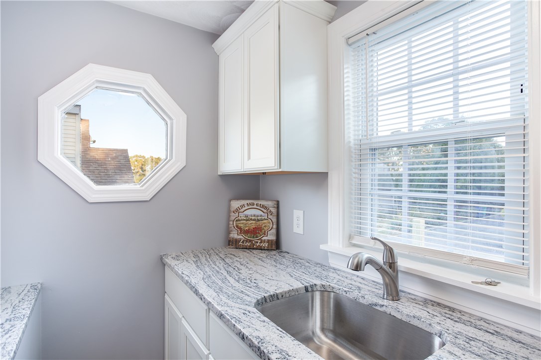 34 Ridge Road Warwick, RI 02889 - Photo 11 of 30 Gallery Image 11