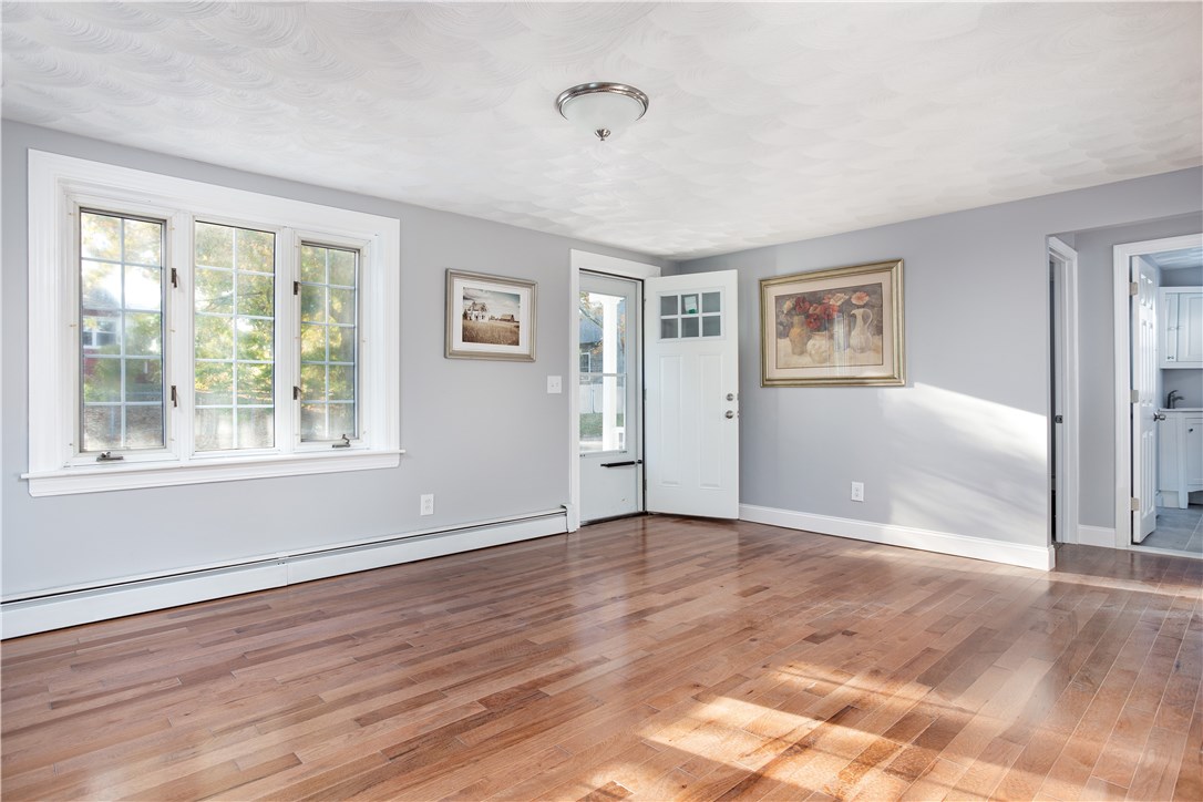 34 Ridge Road Warwick, RI 02889 - Photo 6 of 30 Gallery Image 6