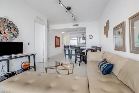 $279,000 | 3000 Oasis Grand Boulevard, Unit MPH6, Fort Myers, FL 33916