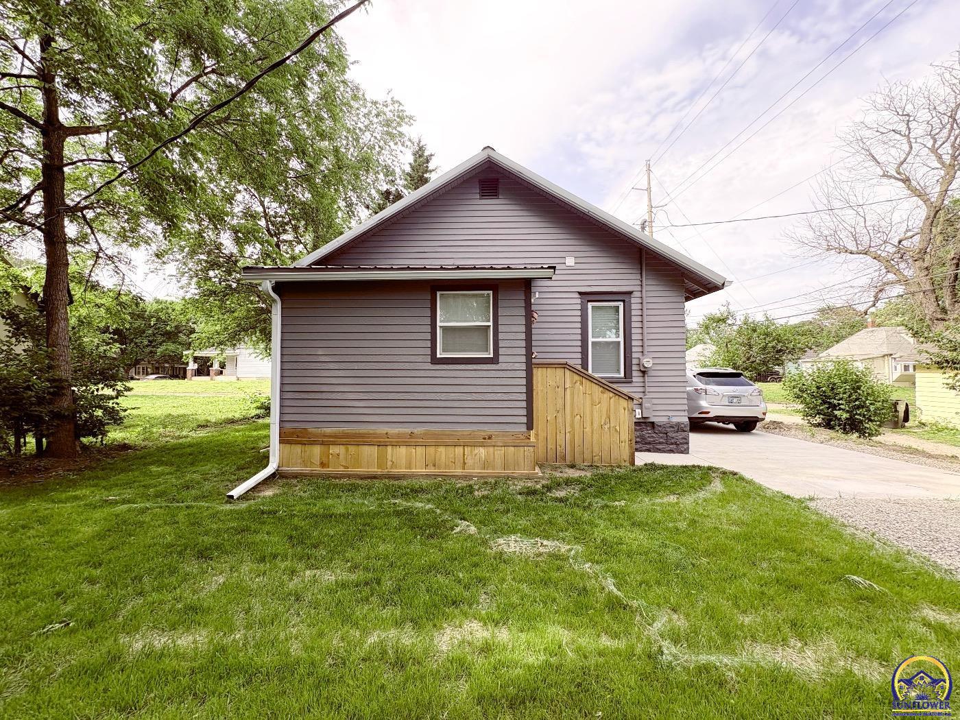 1113 Southwest Hampton Street Topeka, KS 66604 - Photo 17 of 17
