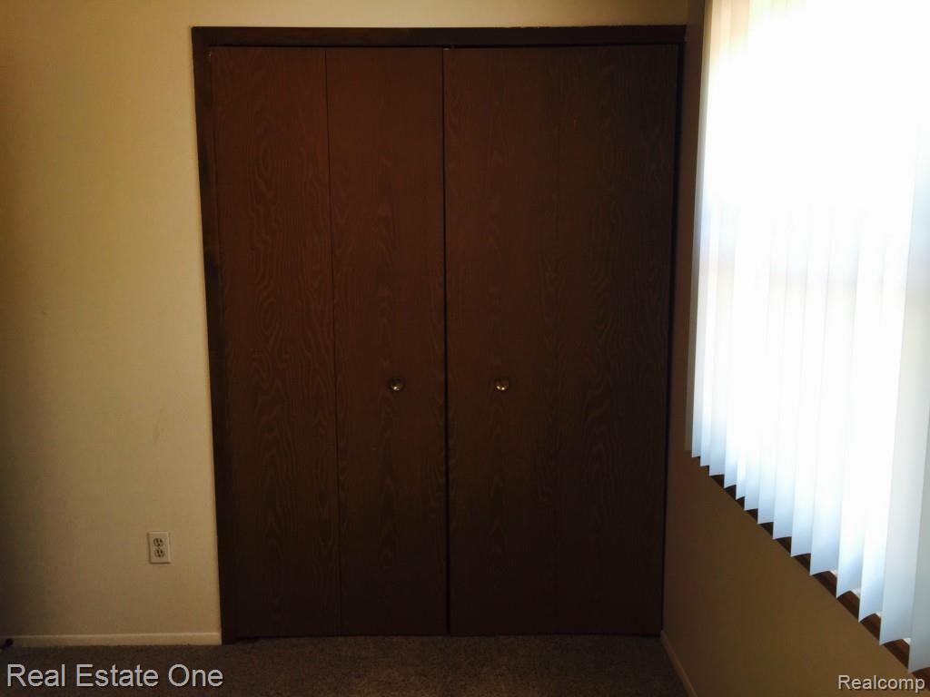 2261 Flanders Drive Rochester, MI 48307 - Photo 41 of 49 flanders 25.jpg