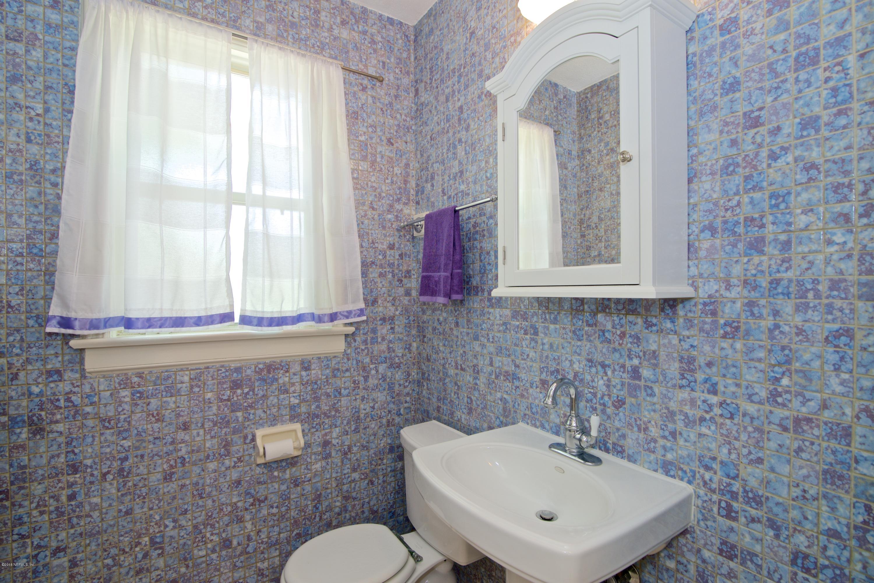 1629 Kingswood Road Jacksonville, FL 32207 - Photo 14 of 27 Powder room on 1st floor