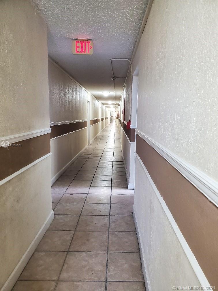 Flagami Miami, FL 33126 - Photo 4 of 12