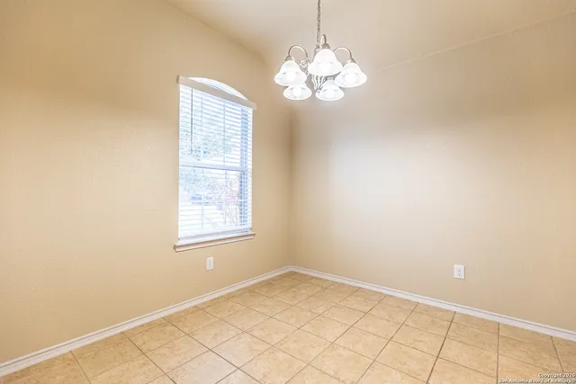 a view of empty room with window