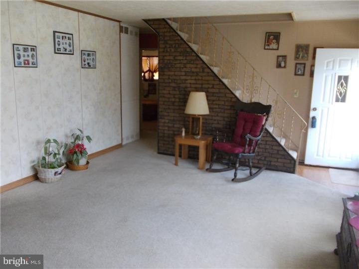 37 Hemlock Road Levittown, PA 19056 - Photo 11 of 24 Living Room