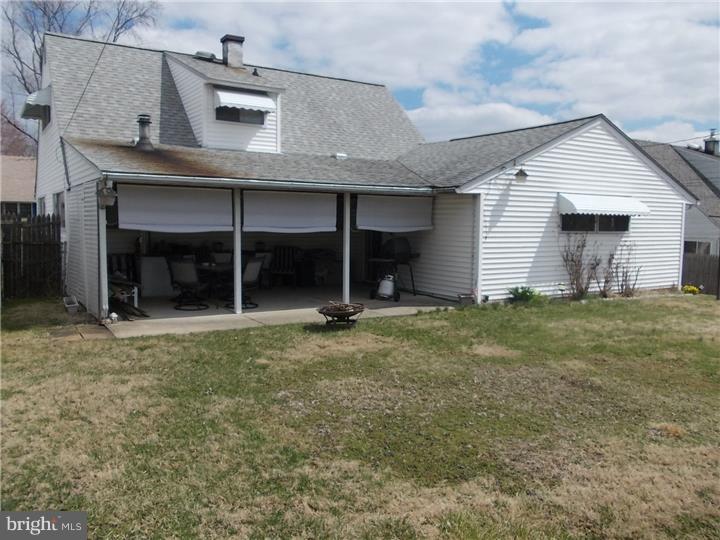 37 Hemlock Road Levittown, PA 19056 - Photo 21 of 24 Exterior Back