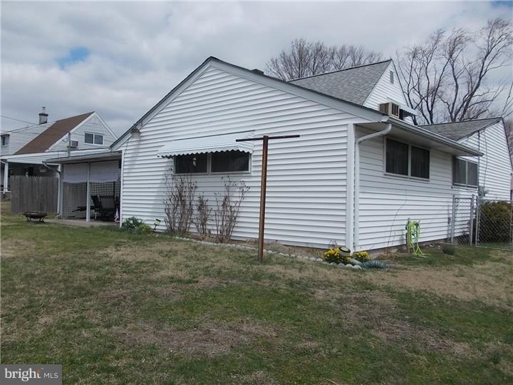 37 Hemlock Road Levittown, PA 19056 - Photo 22 of 24 Exterior Back