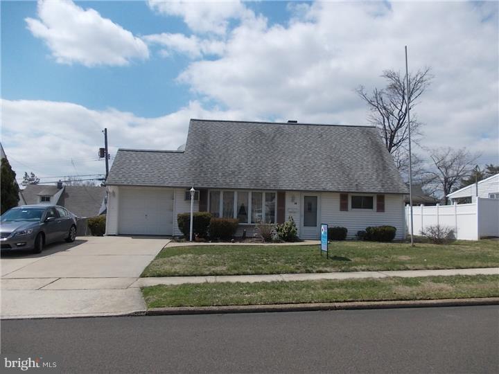 37 Hemlock Road Levittown, PA 19056 - Photo 4 of 24 View