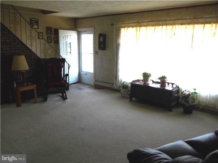 37 Hemlock Road Levittown, PA 19056 - Photo 8 of 24 Living Room