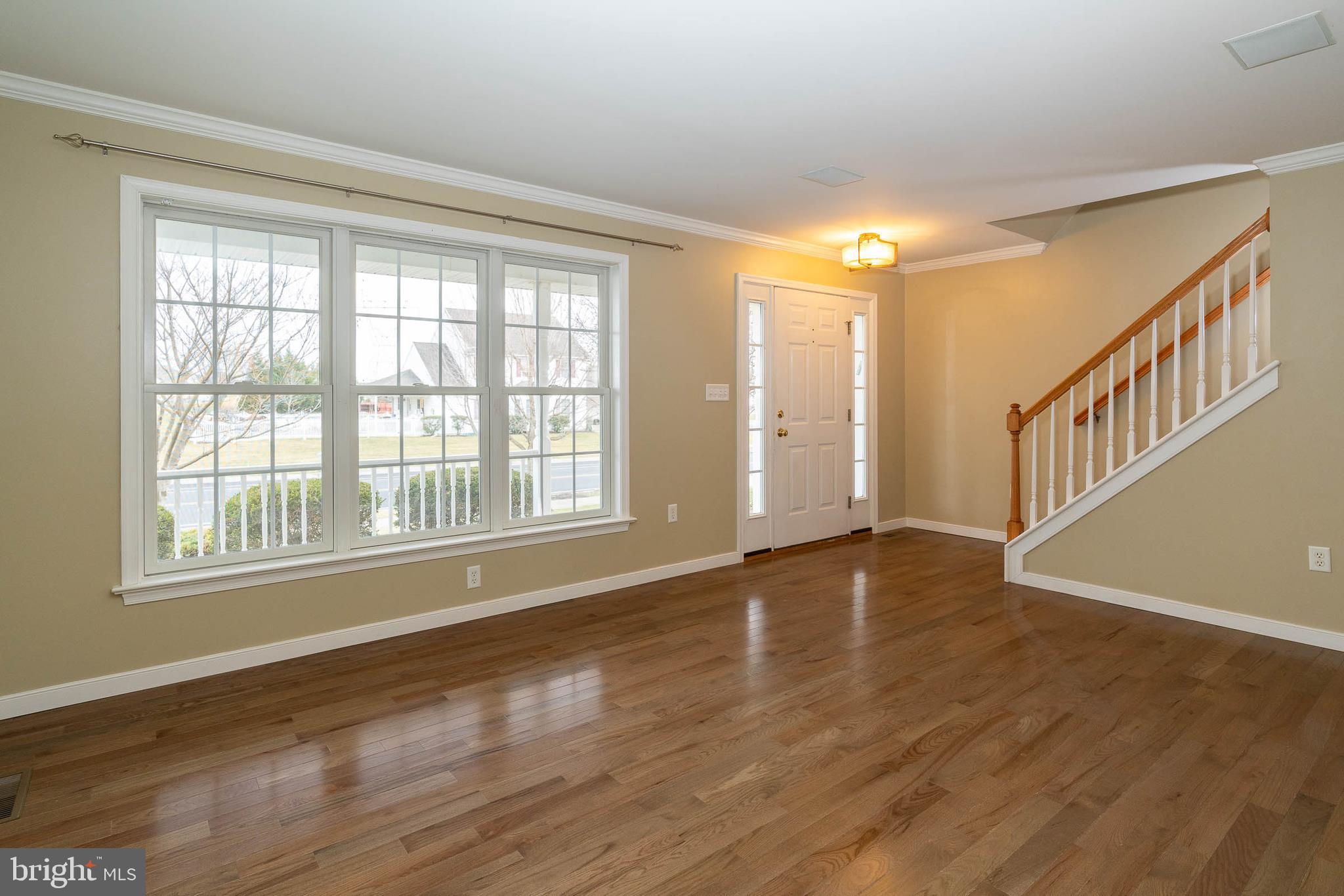 266 North Oak Street Lititz, PA 17543 - Photo 10 of 34 Living Room
