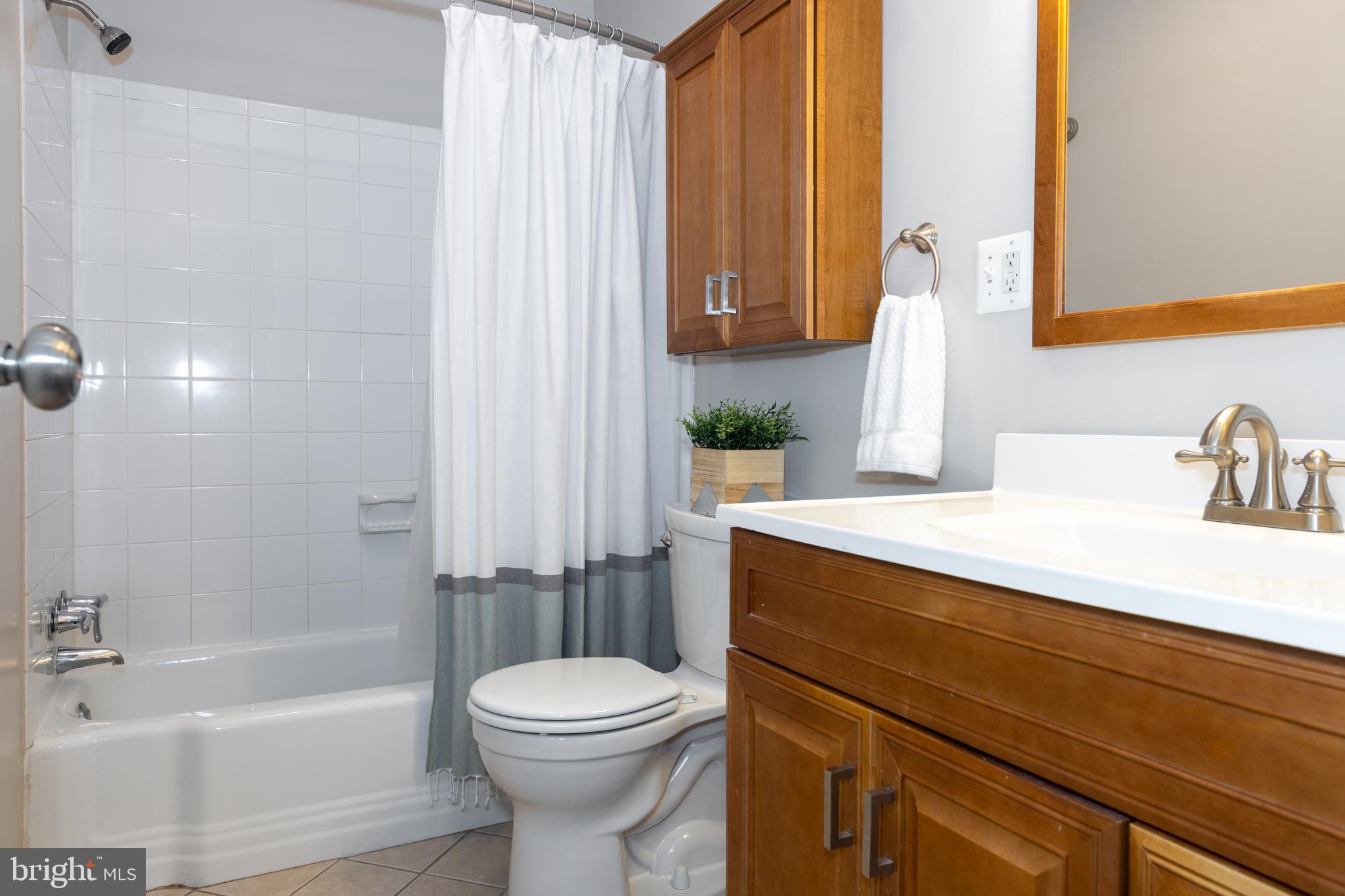 6224 Greeley Boulevard Springfield, VA 22152 - Photo 40 of 44 Full bathroom with tub & shower