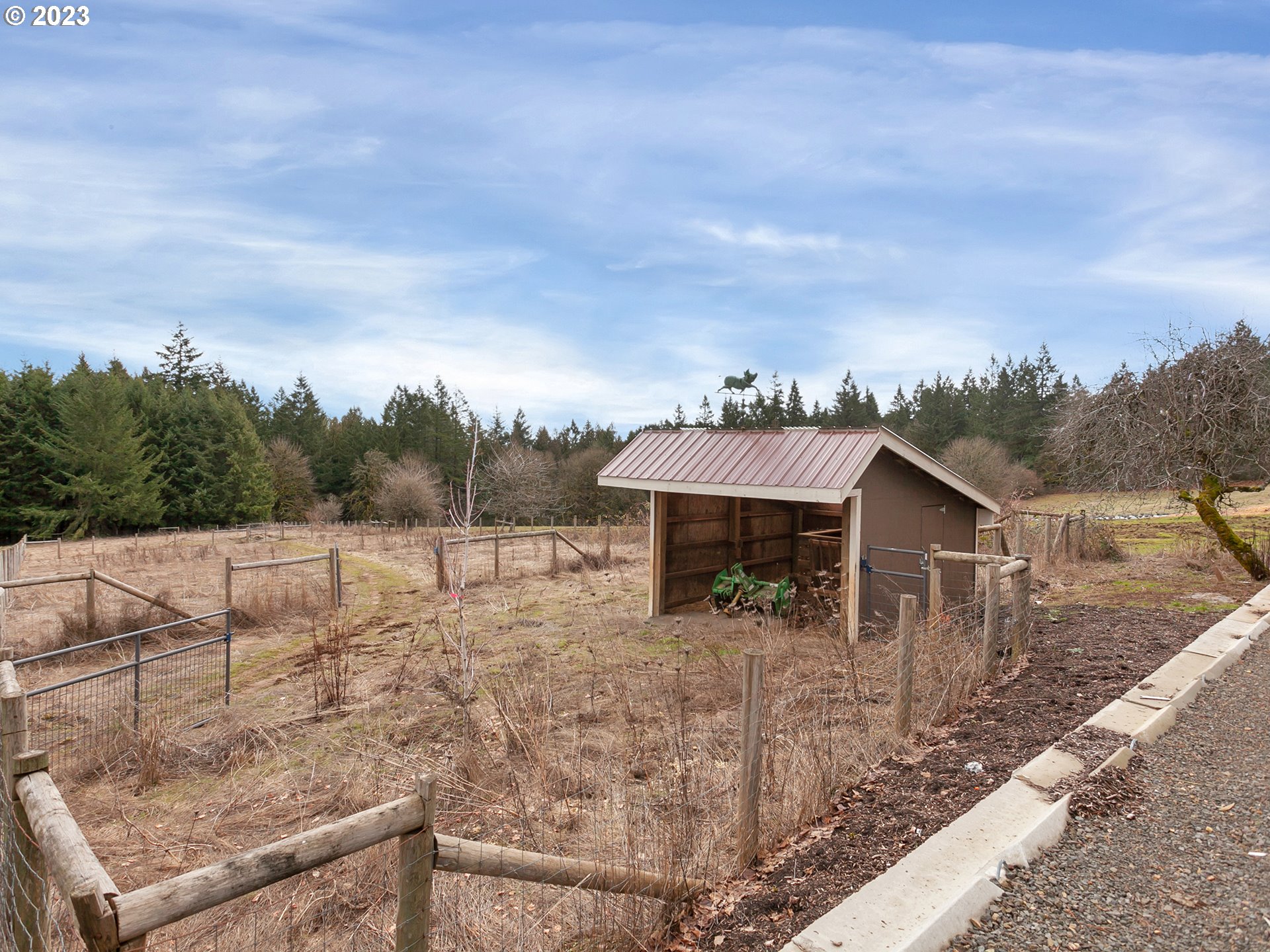 22560 Southwest Schmeltzer Road Sherwood, OR 97140 - Photo 27 of 32 Gallery Image 27