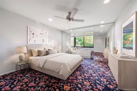 $648,000 | 21 Canterbury Road, Unit 15, Great Neck, NY 11021