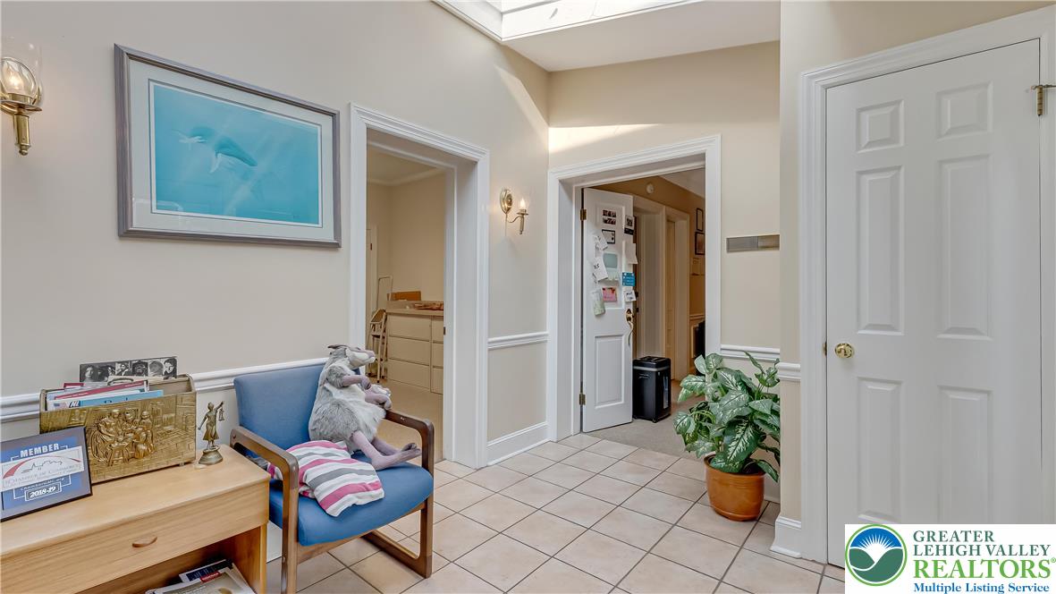 205 West Broad Street Bethlehem, PA 18018 - Photo 21 of 40 a living room with furniture and flowers