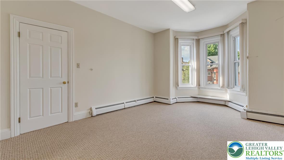 205 West Broad Street Bethlehem, PA 18018 - Photo 4 of 40 an empty room with window