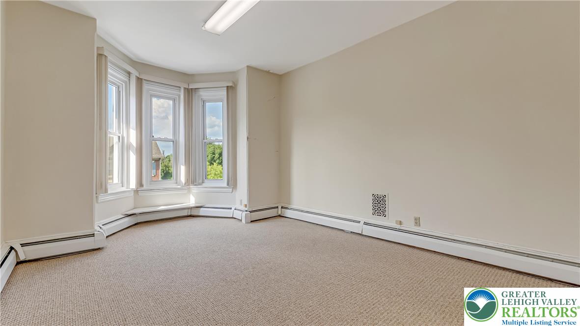205 West Broad Street Bethlehem, PA 18018 - Photo 5 of 40 a view of an empty room and window