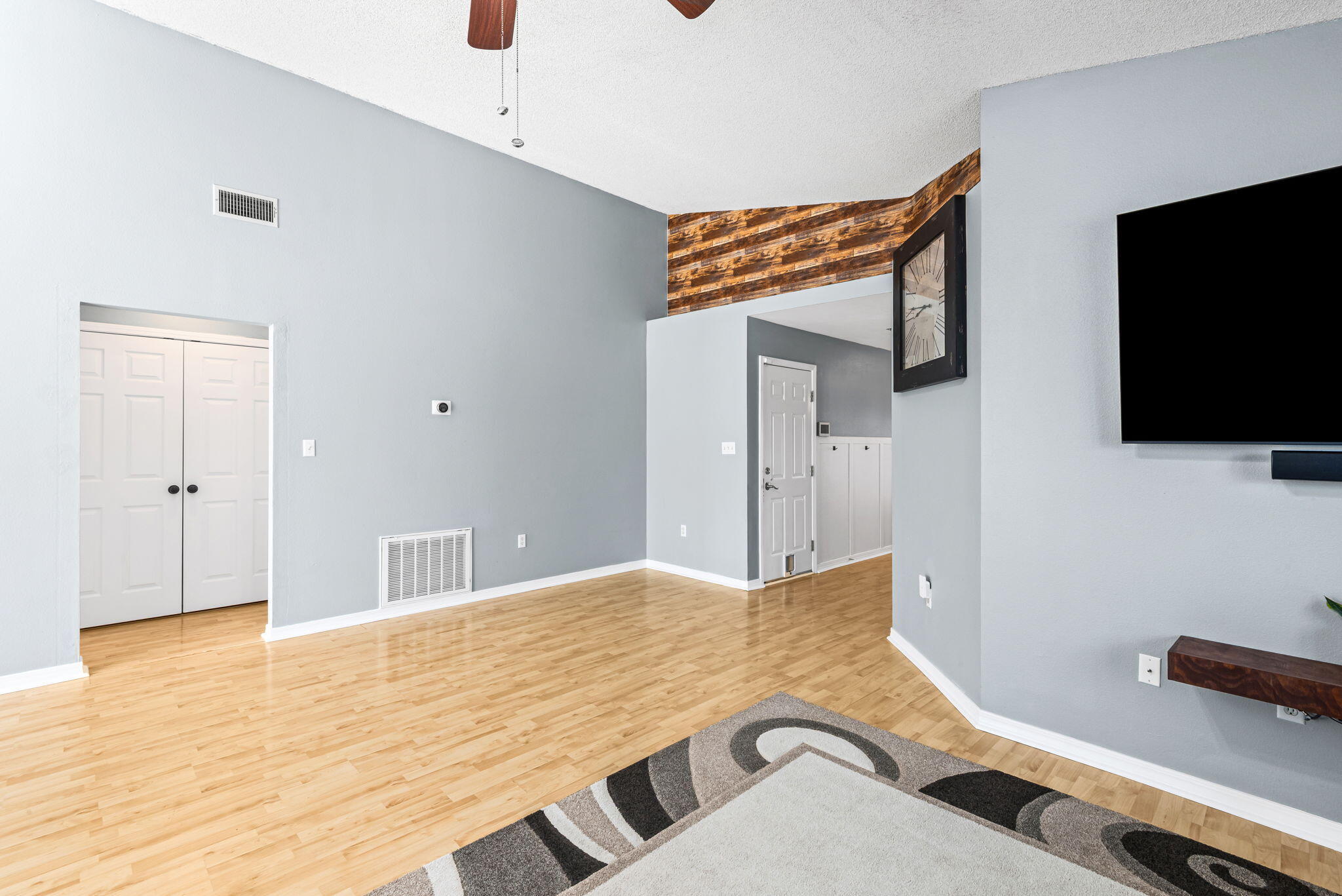 560 Rough Leaf Lane Mary Esther, FL 32569 - Photo 8 of 29 11-560RoughLeafLn_20131231_042