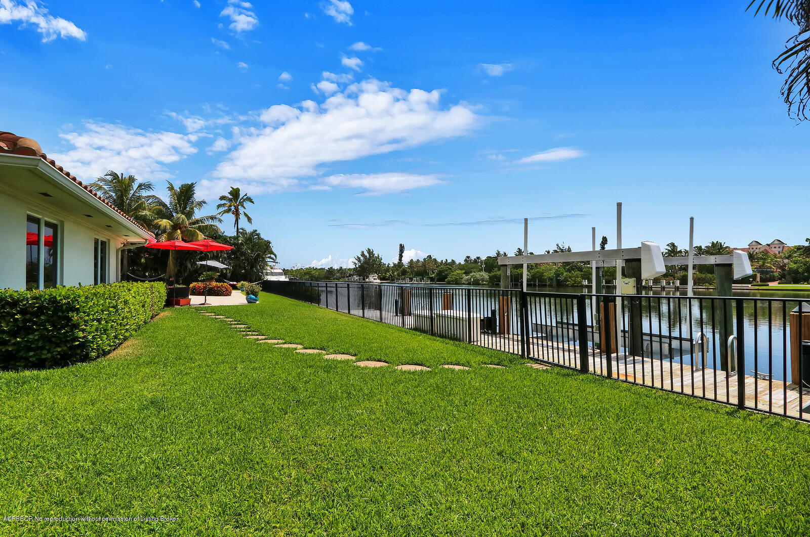 95 Spoonbill Road Manalapan, FL 33462 - Photo 29 of 32 a view of a garden from a roof deck