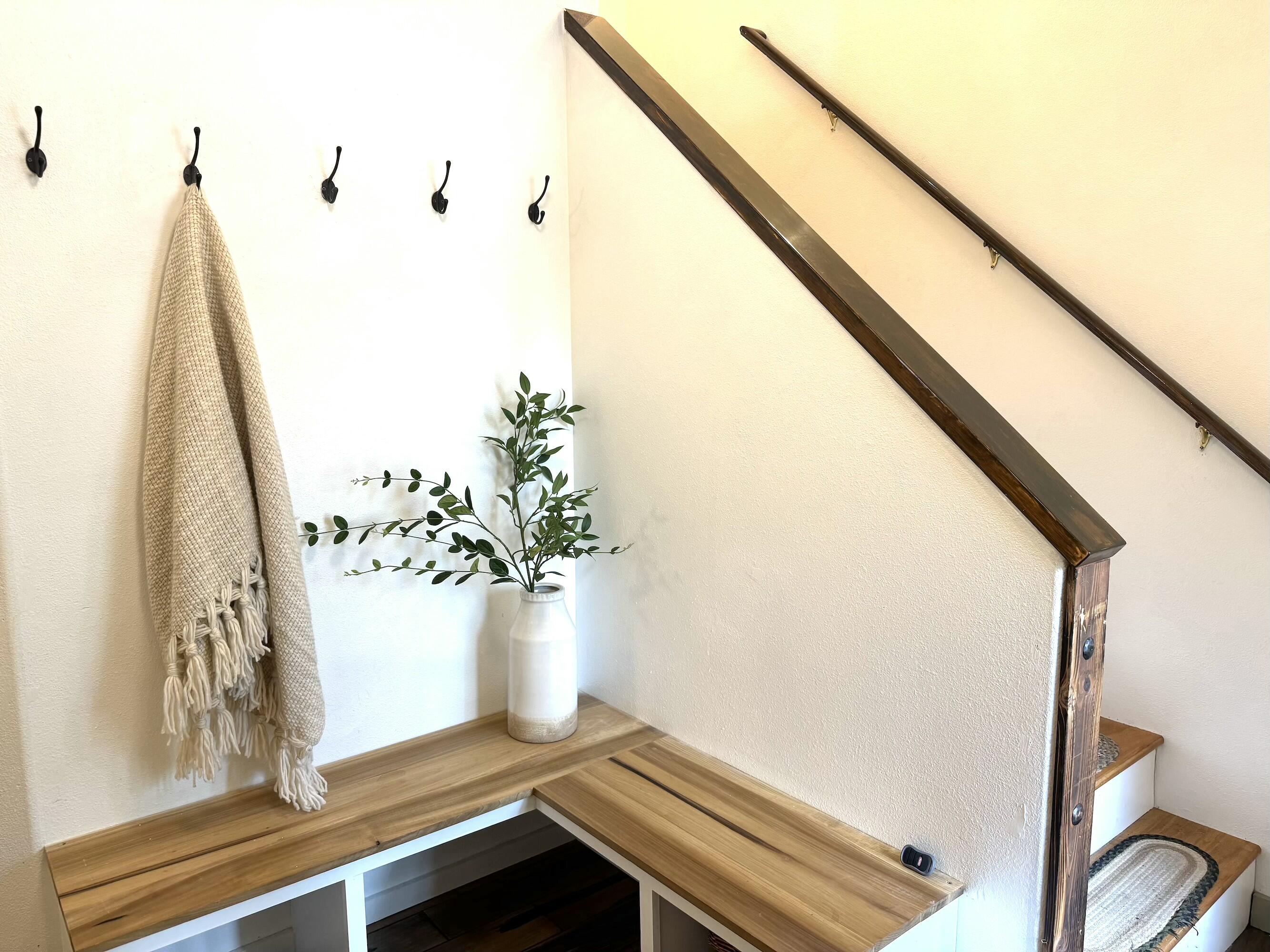 16815 Derringer Road Bend, OR 97707 - Photo 4 of 49 Front door drop zone and coat rack