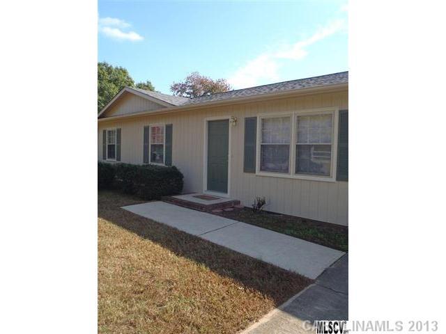 1700 Ponderosa Road Hickory, NC 28602 - Photo 2 of 16 Gallery Image 2