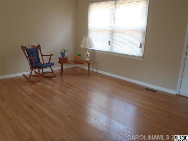 1700 Ponderosa Road Hickory, NC 28602 - Photo 6 of 16 Gallery Image 6
