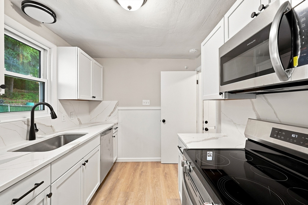 46 Kay Street Springfield, MA 01109 - Photo 6 of 41 Gallery Image 6