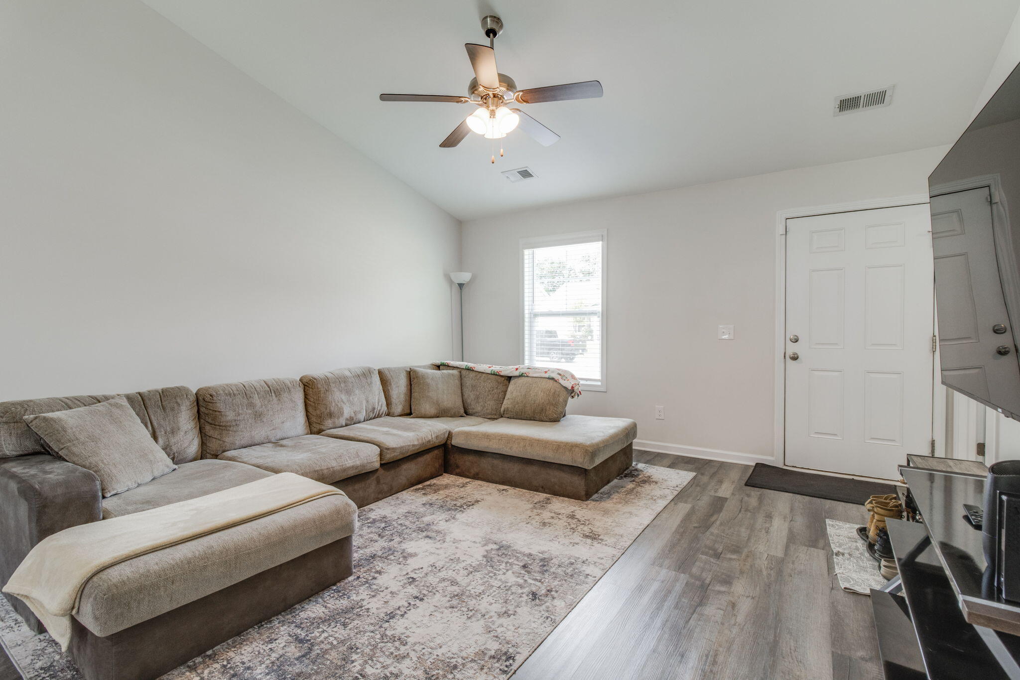 347 Conifer Street Sumter, SC 29154 - Photo 5 of 29 5-web-or-mls-2026 06 22 - 347 Conifer St