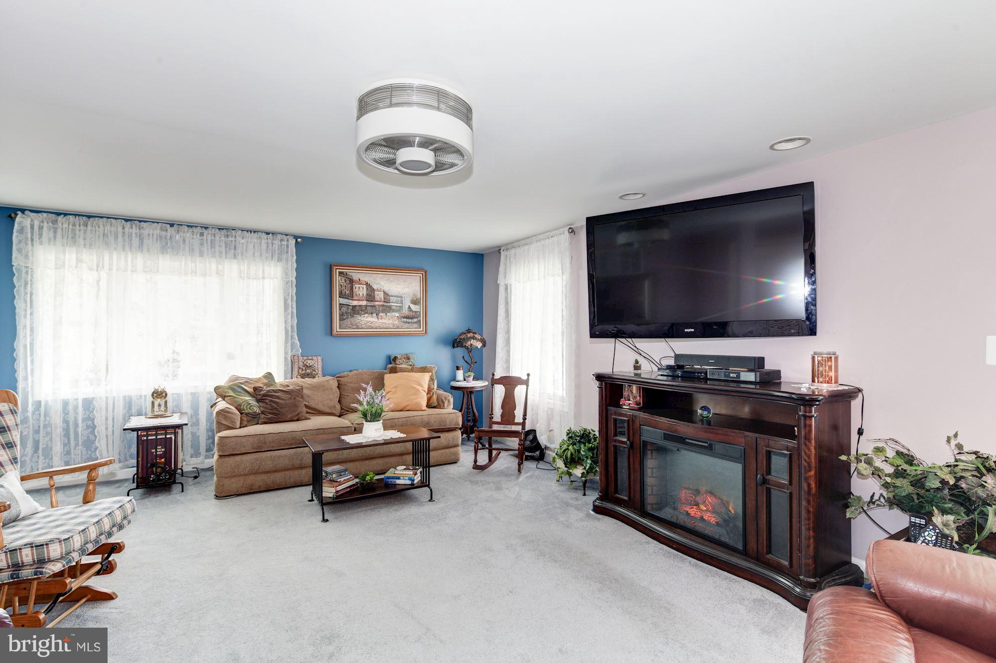 7674 Ridge Chapel Road Hanover, MD 21076 - Photo 19 of 30 Living Room