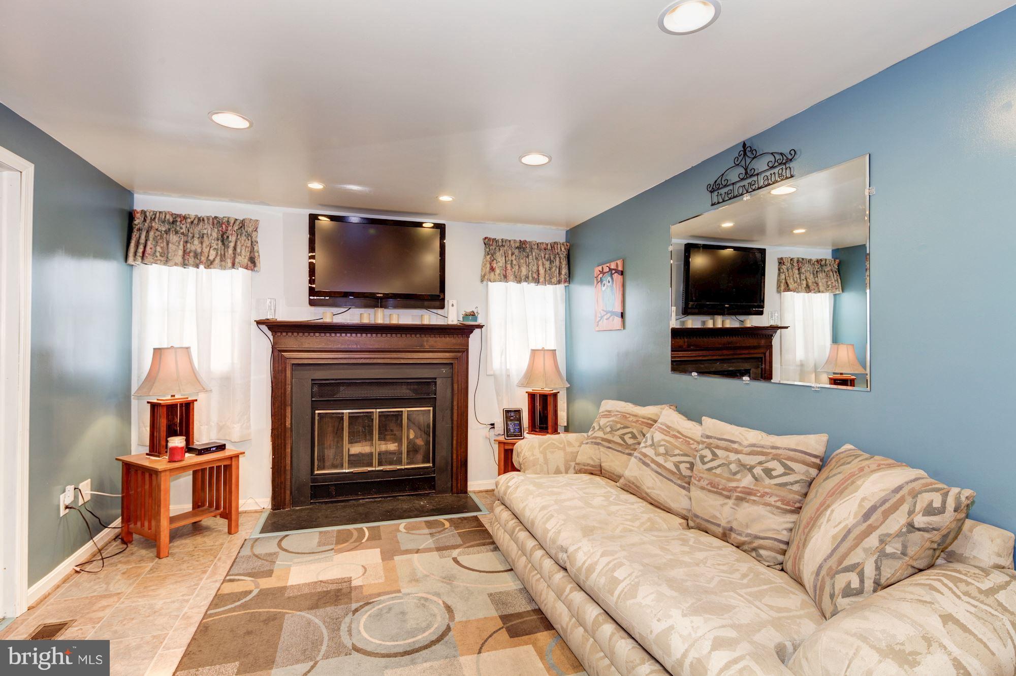 7674 Ridge Chapel Road Hanover, MD 21076 - Photo 3 of 30 Family Room