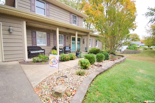 $315,000 | 417 Jay Drive, Mount Vernon, IL 62864