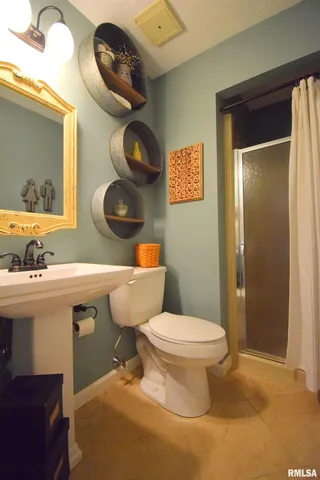 $315,000 | 417 Jay Drive, Mount Vernon, IL 62864