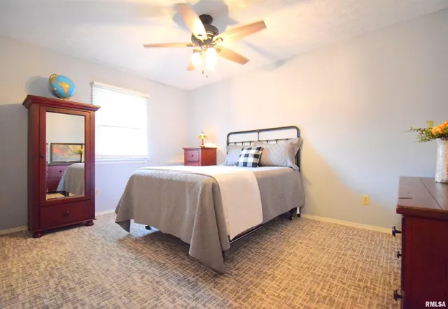 $315,000 | 417 Jay Drive, Mount Vernon, IL 62864