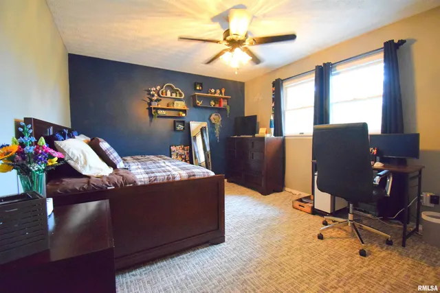 $315,000 | 417 Jay Drive, Mount Vernon, IL 62864