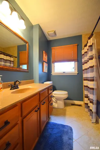 $315,000 | 417 Jay Drive, Mount Vernon, IL 62864