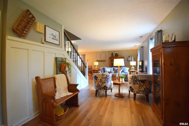 $315,000 | 417 Jay Drive, Mount Vernon, IL 62864