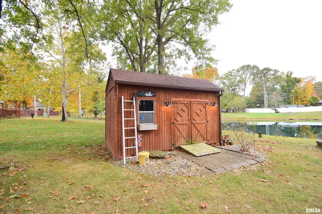 $315,000 | 417 Jay Drive, Mount Vernon, IL 62864