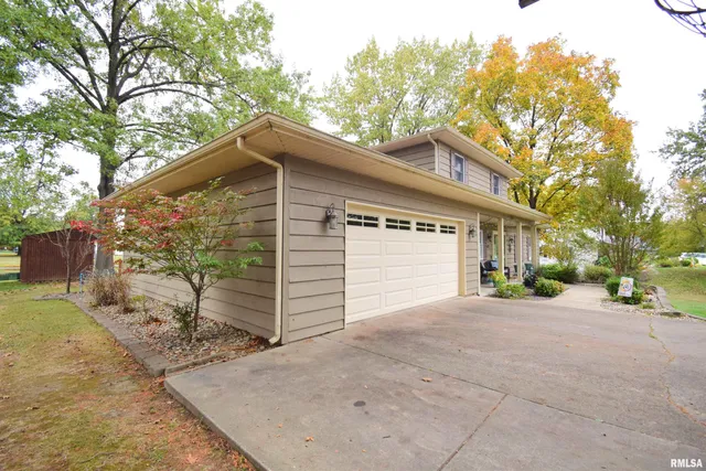 $315,000 | 417 Jay Drive, Mount Vernon, IL 62864