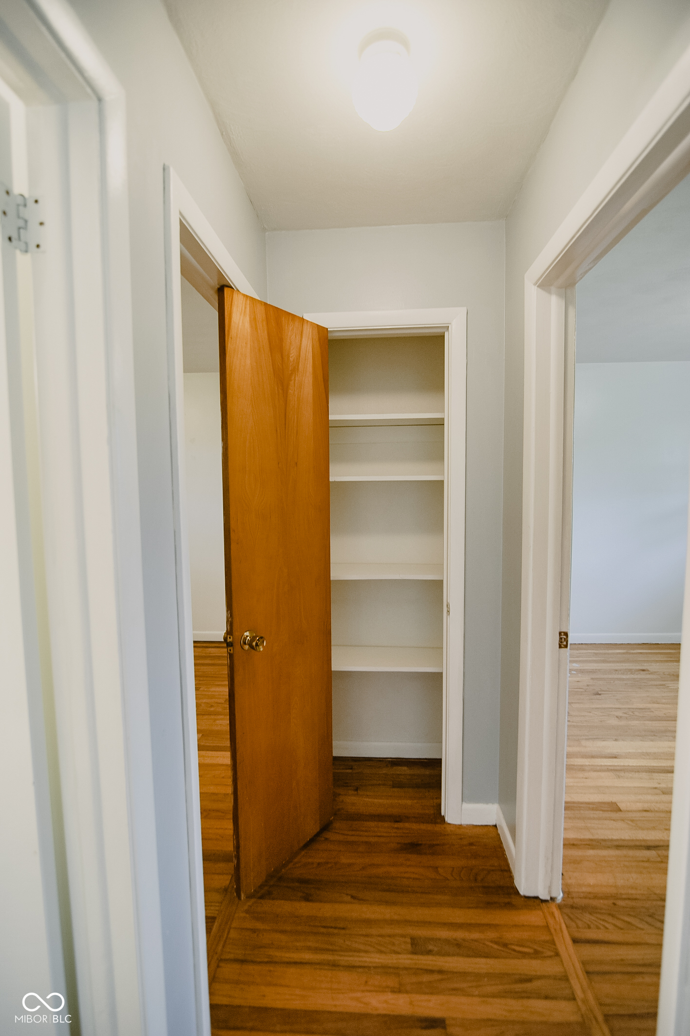8325 Lake Road Indianapolis, IN 46217 - Photo 11 of 29