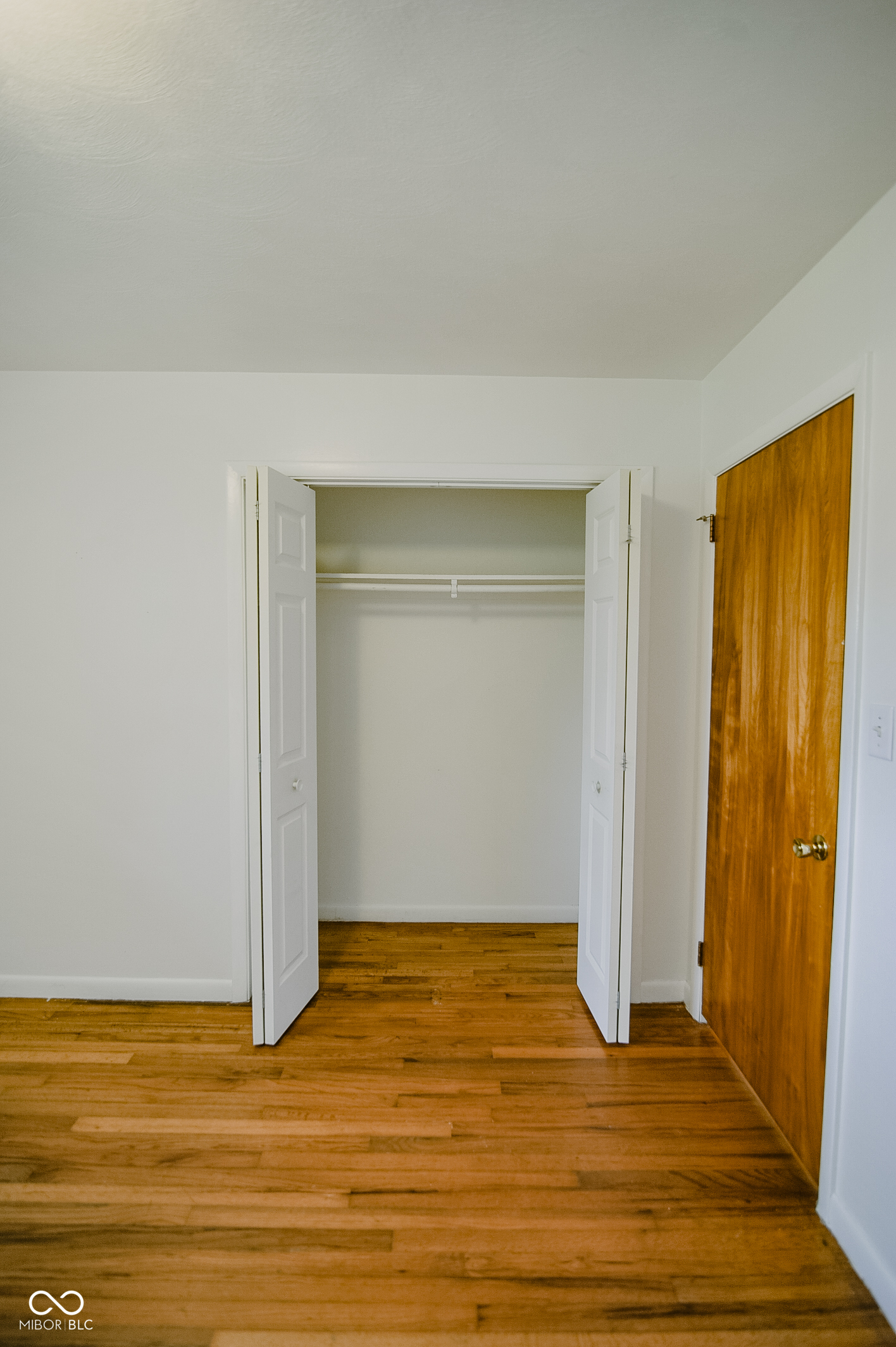 8325 Lake Road Indianapolis, IN 46217 - Photo 14 of 29
