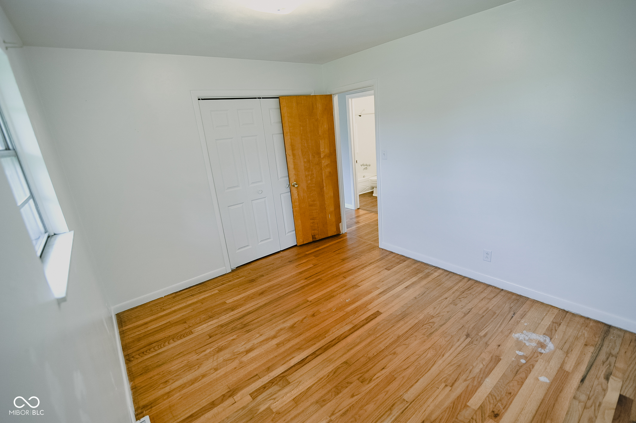 8325 Lake Road Indianapolis, IN 46217 - Photo 15 of 29